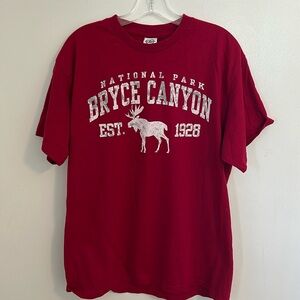 Bryce Canyon National Park Utah Moose Logo Red T-Shirt Size Large. 100% Cotton